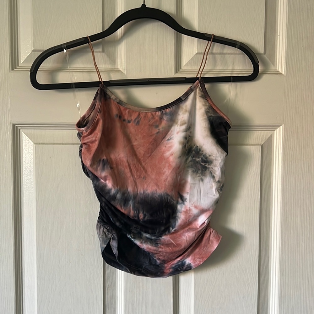 Fashion Nova scrunch sides crop top